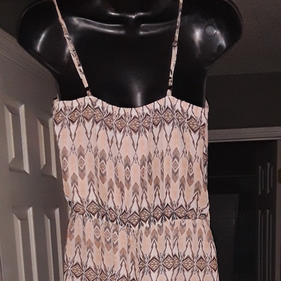 LOVE 21 Dress - Picture 2 of 4